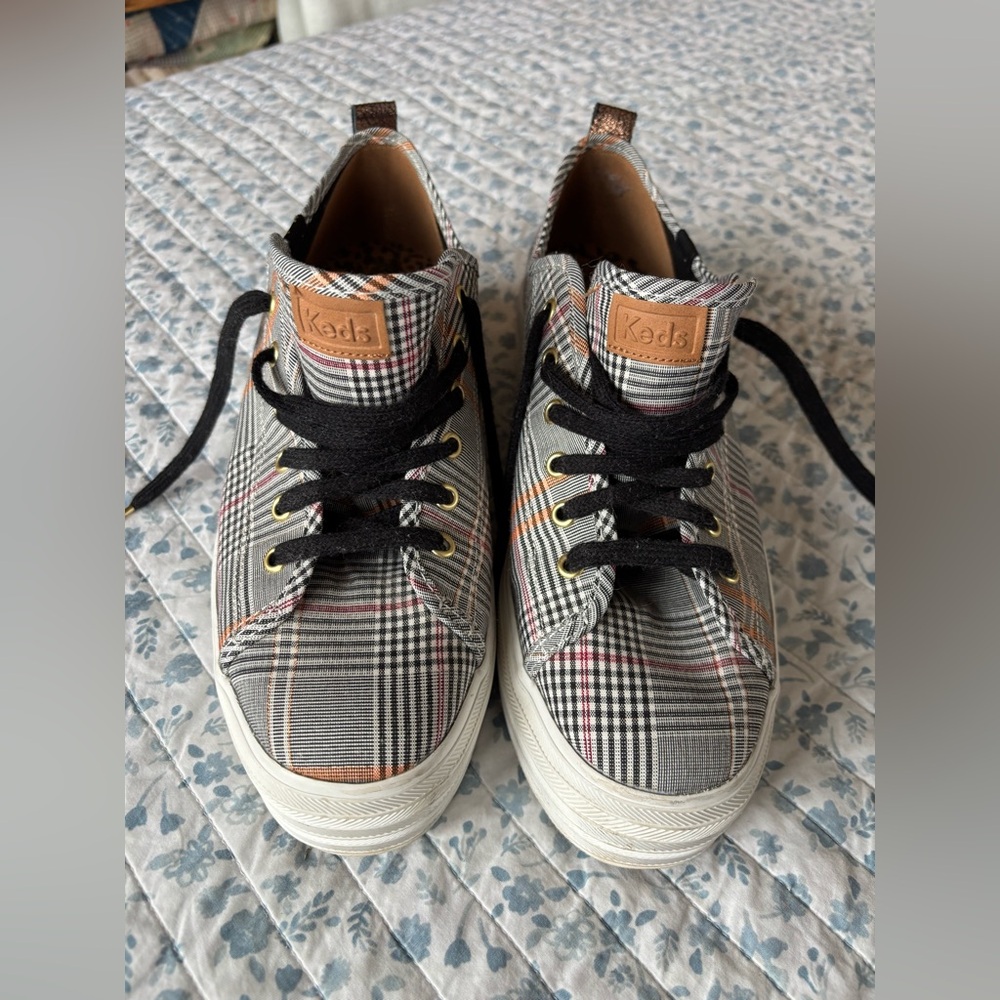 Women’s Keds size 11 platform sneaker.